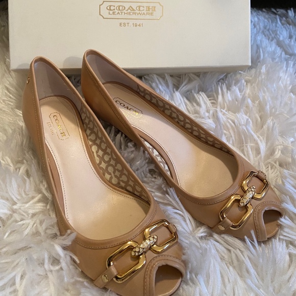 Coach Shelby Soft Calf Shoe - Picture 1 of 5